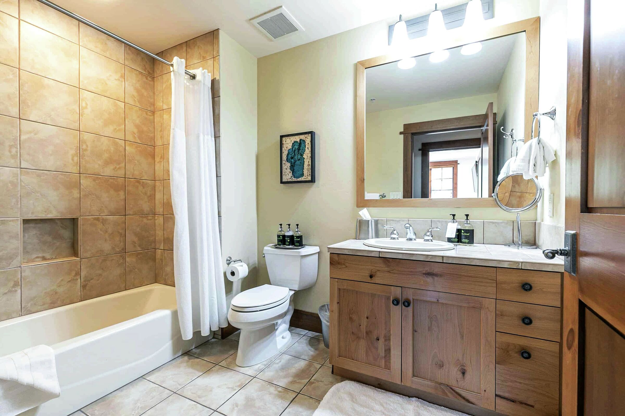 #406 South - Bathroom