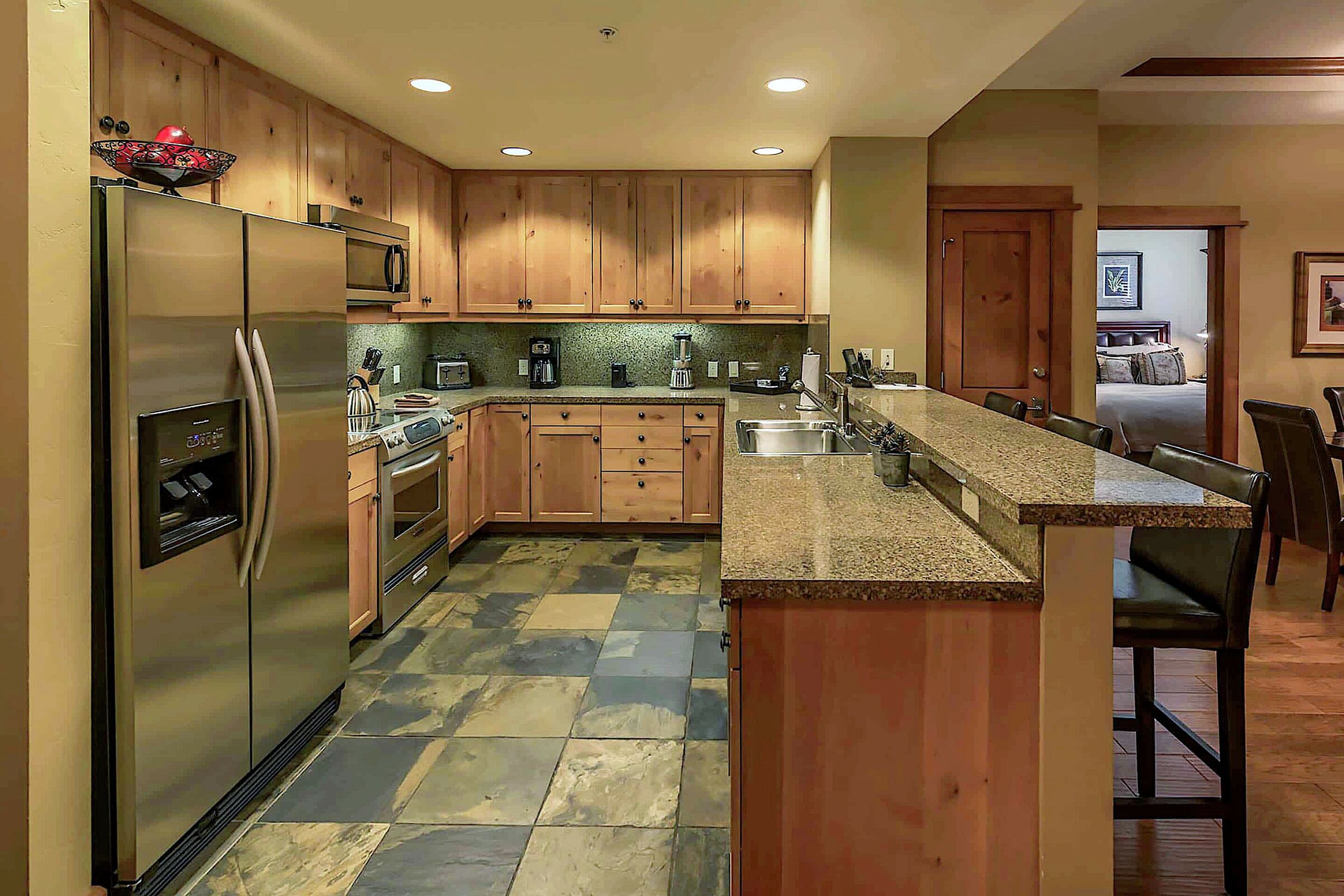 #406 South - Kitchen