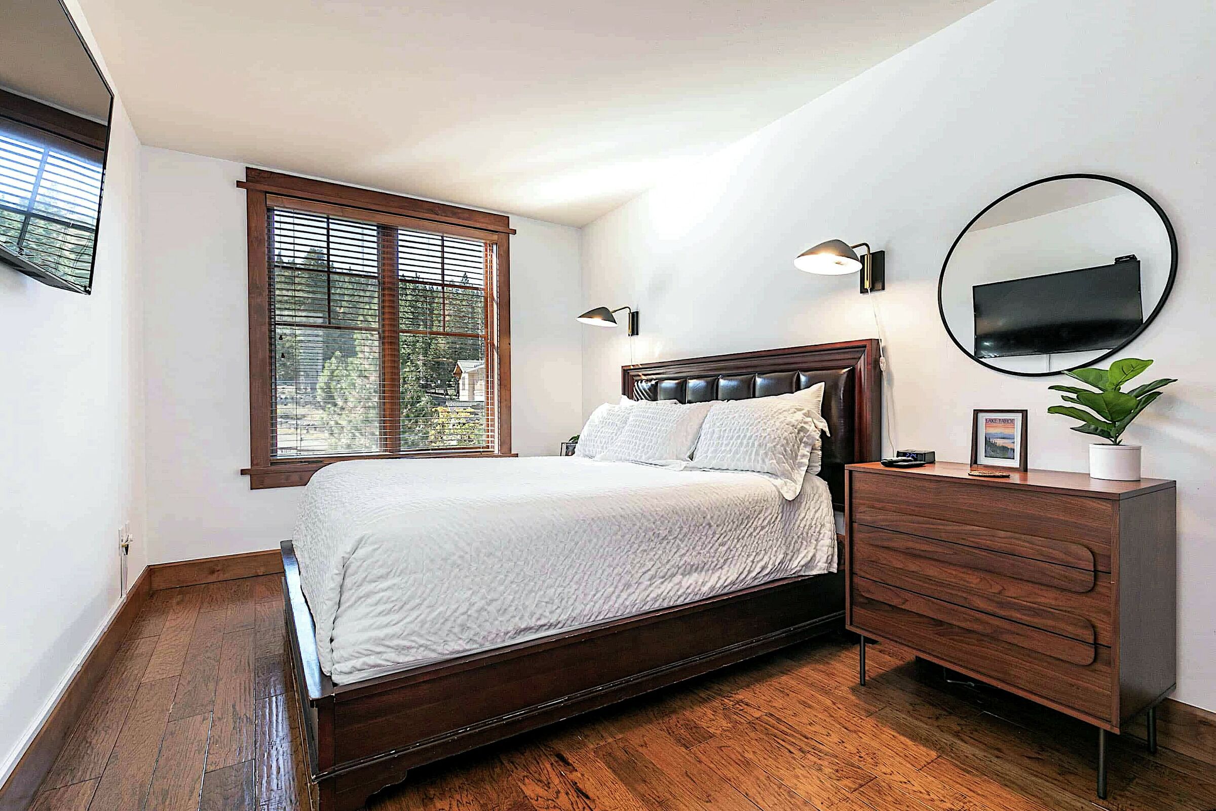 #406 South - Bedroom