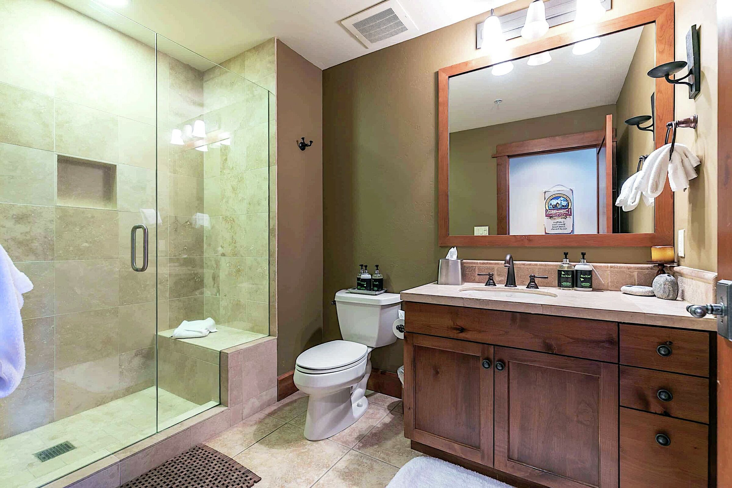 #502 South - Ensuite Bathroom