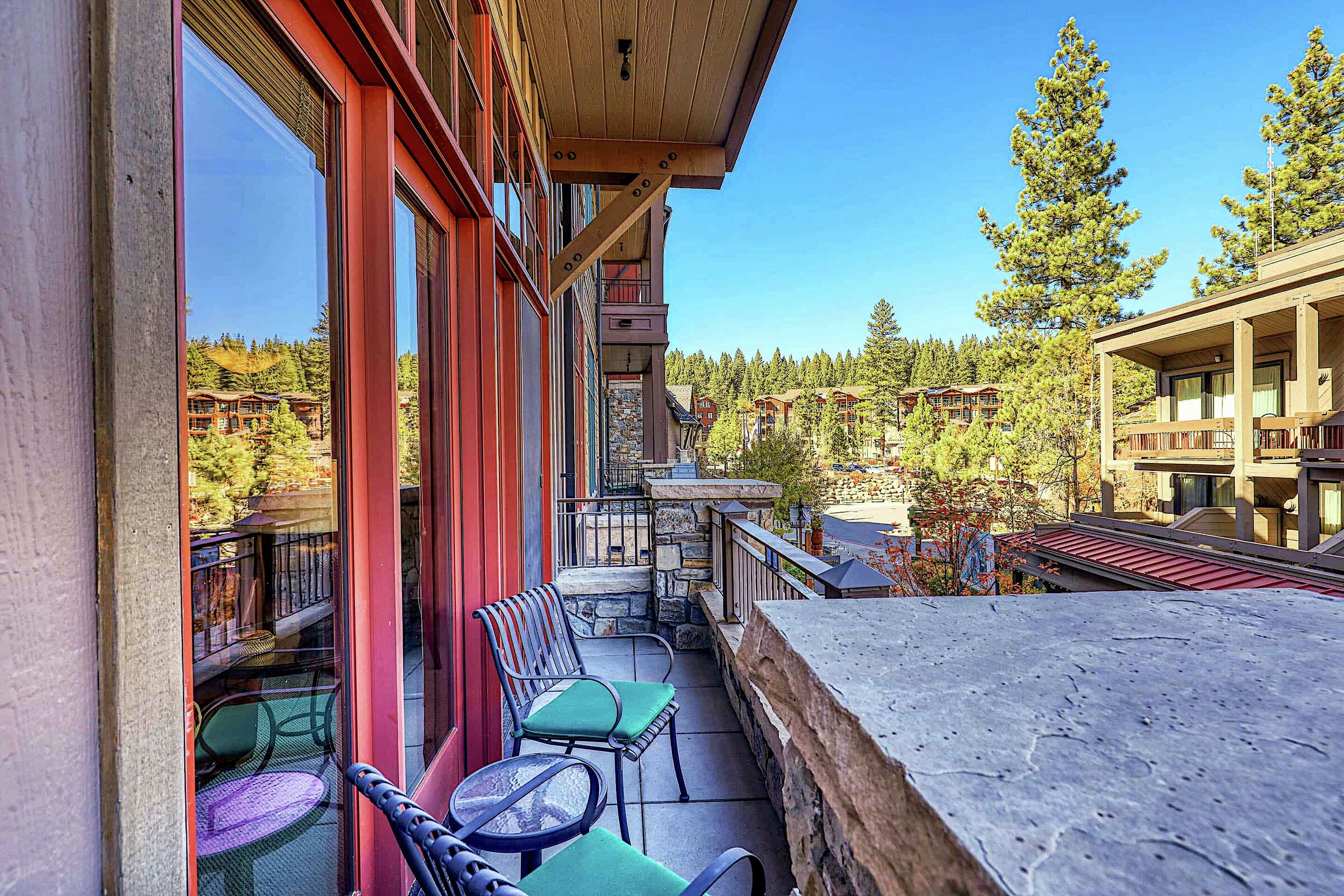 #107 North - Balcony