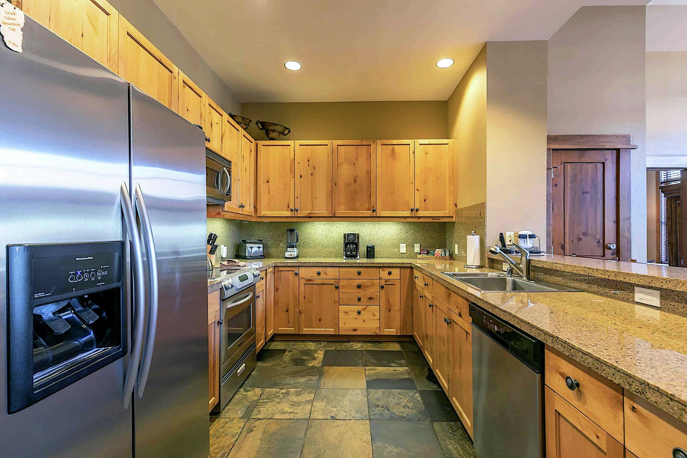 #107 North - Kitchen