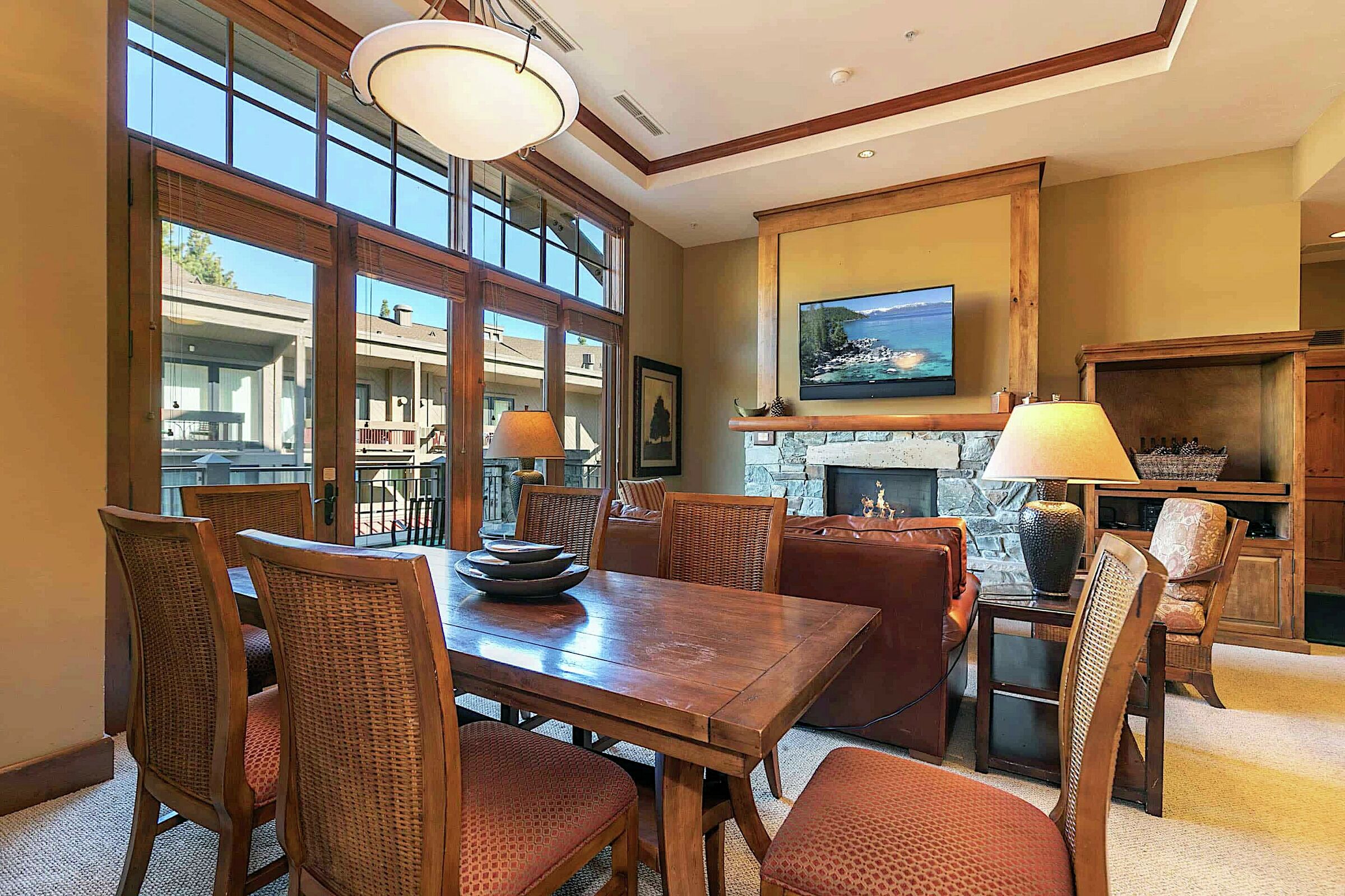 #107 North - Living Room & Dining Room