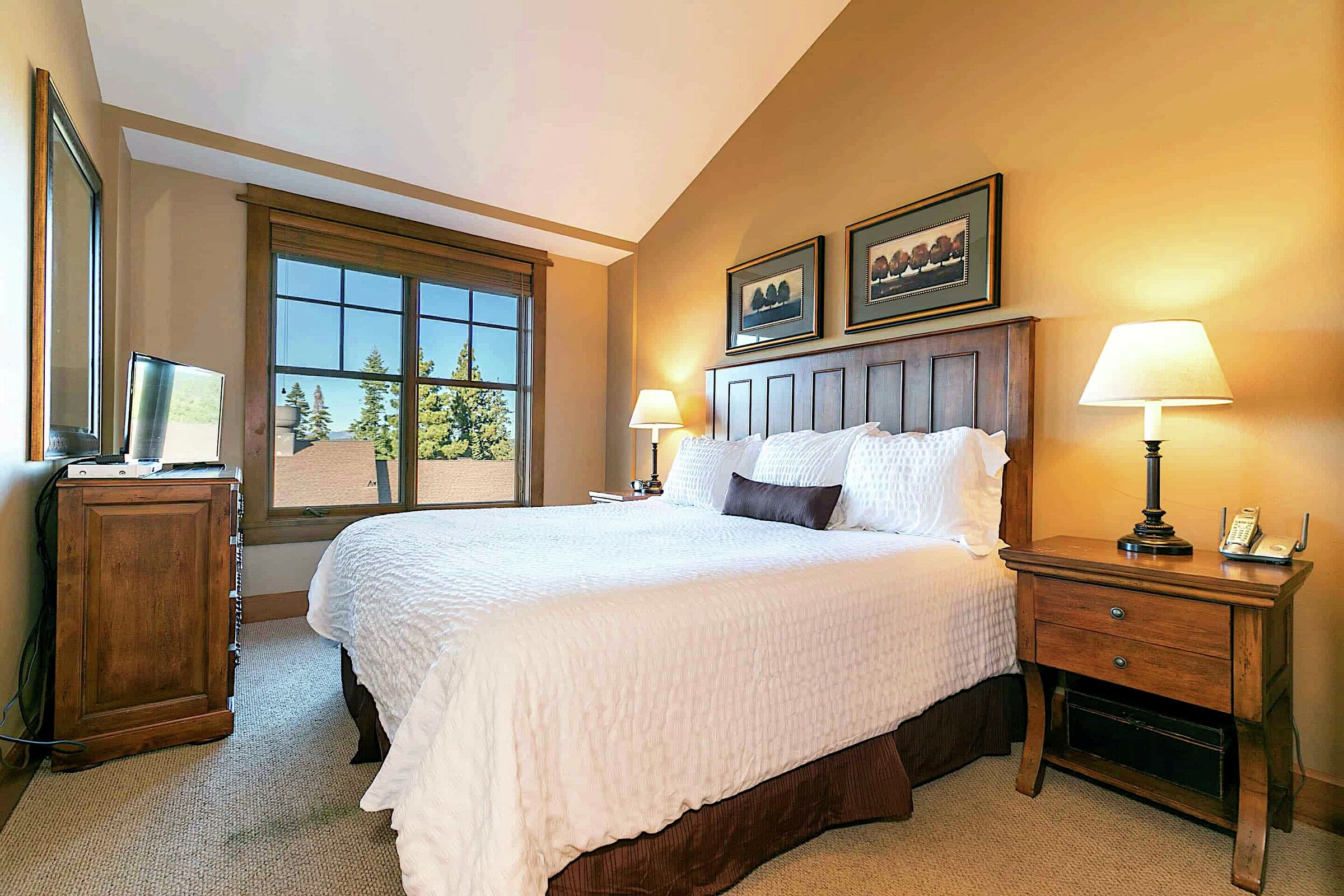#307 North - Bedroom