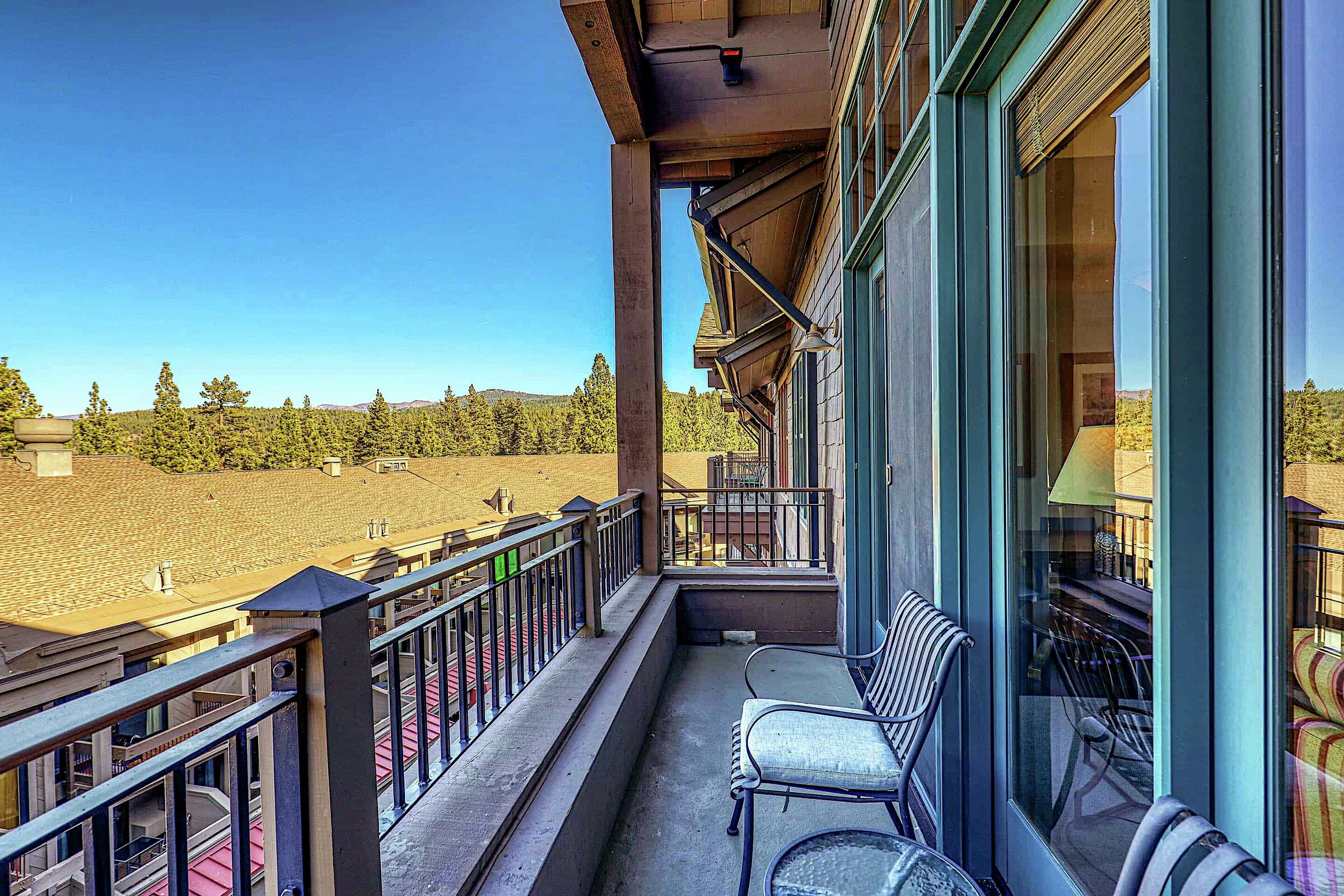#305 North - Balcony