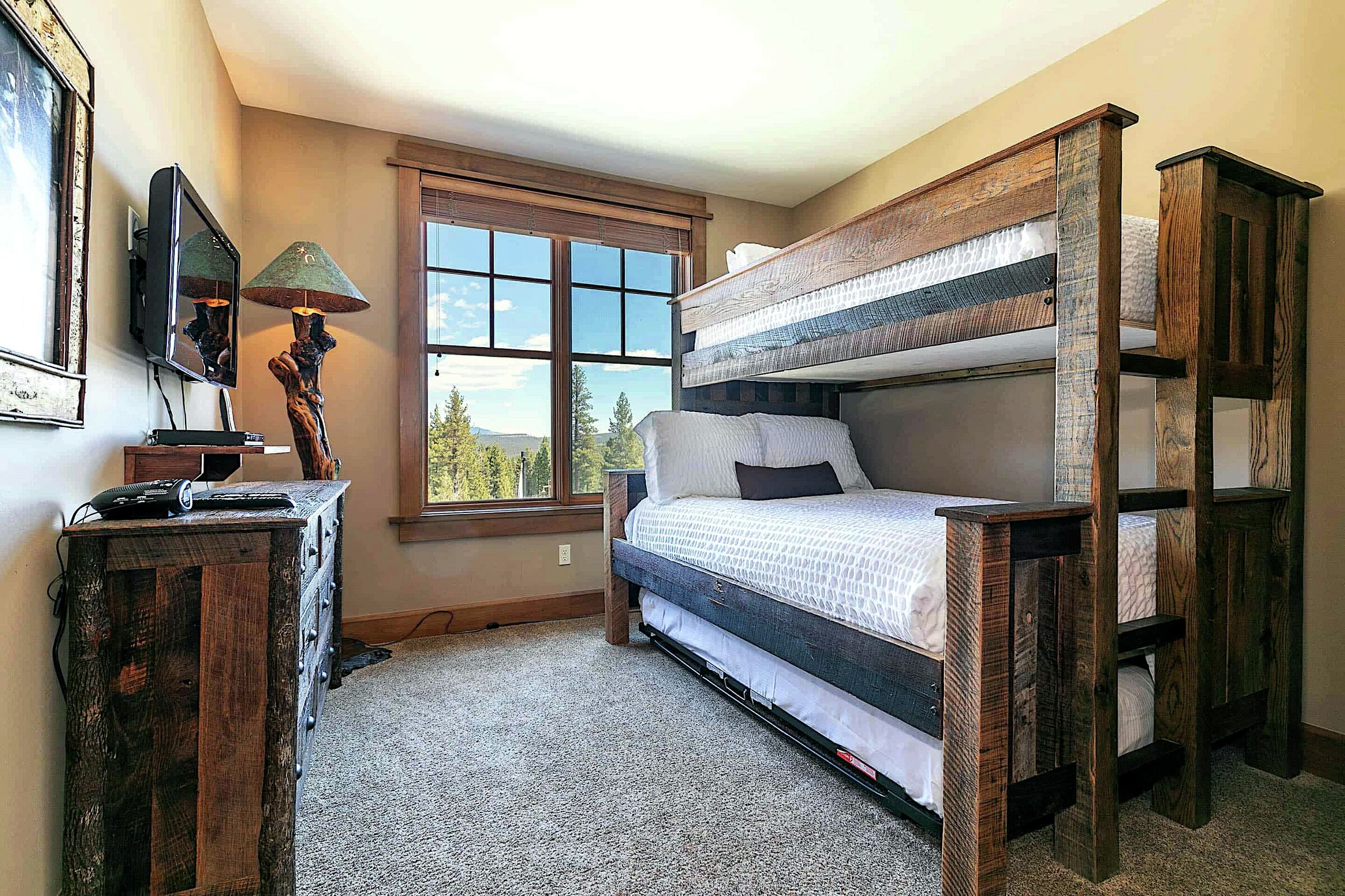 #201 North - Bedroom