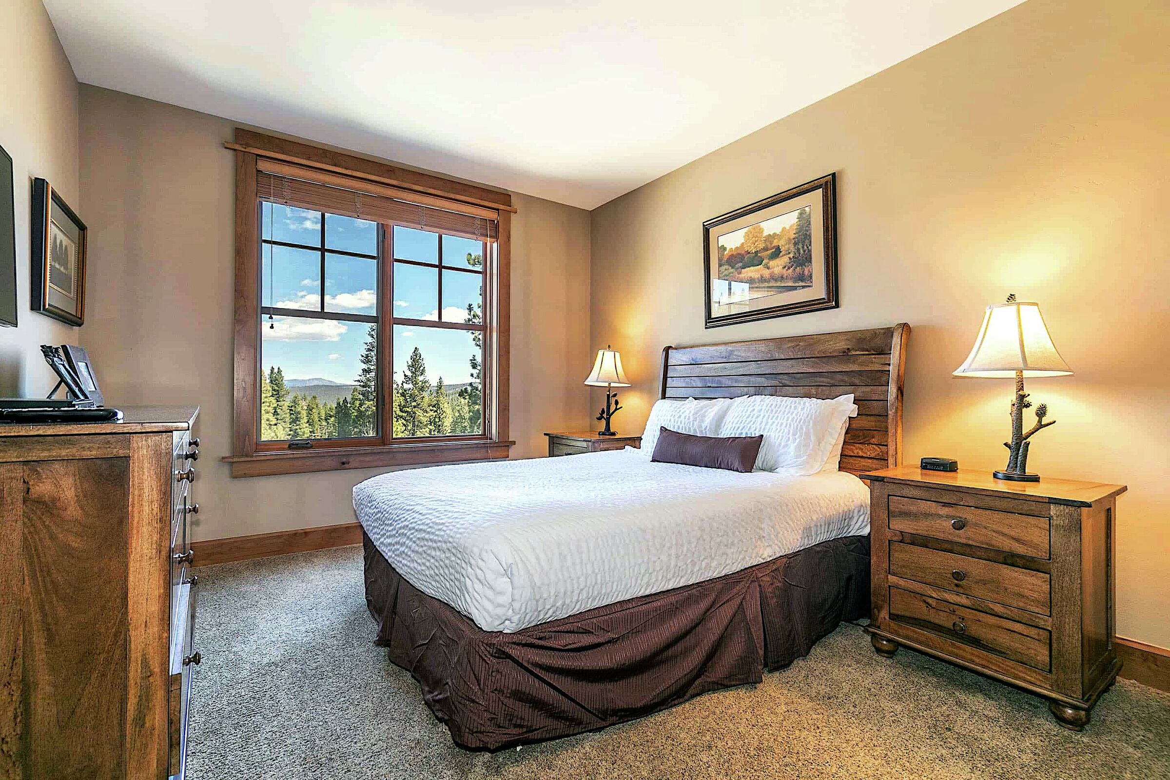 #201 North - Bedroom