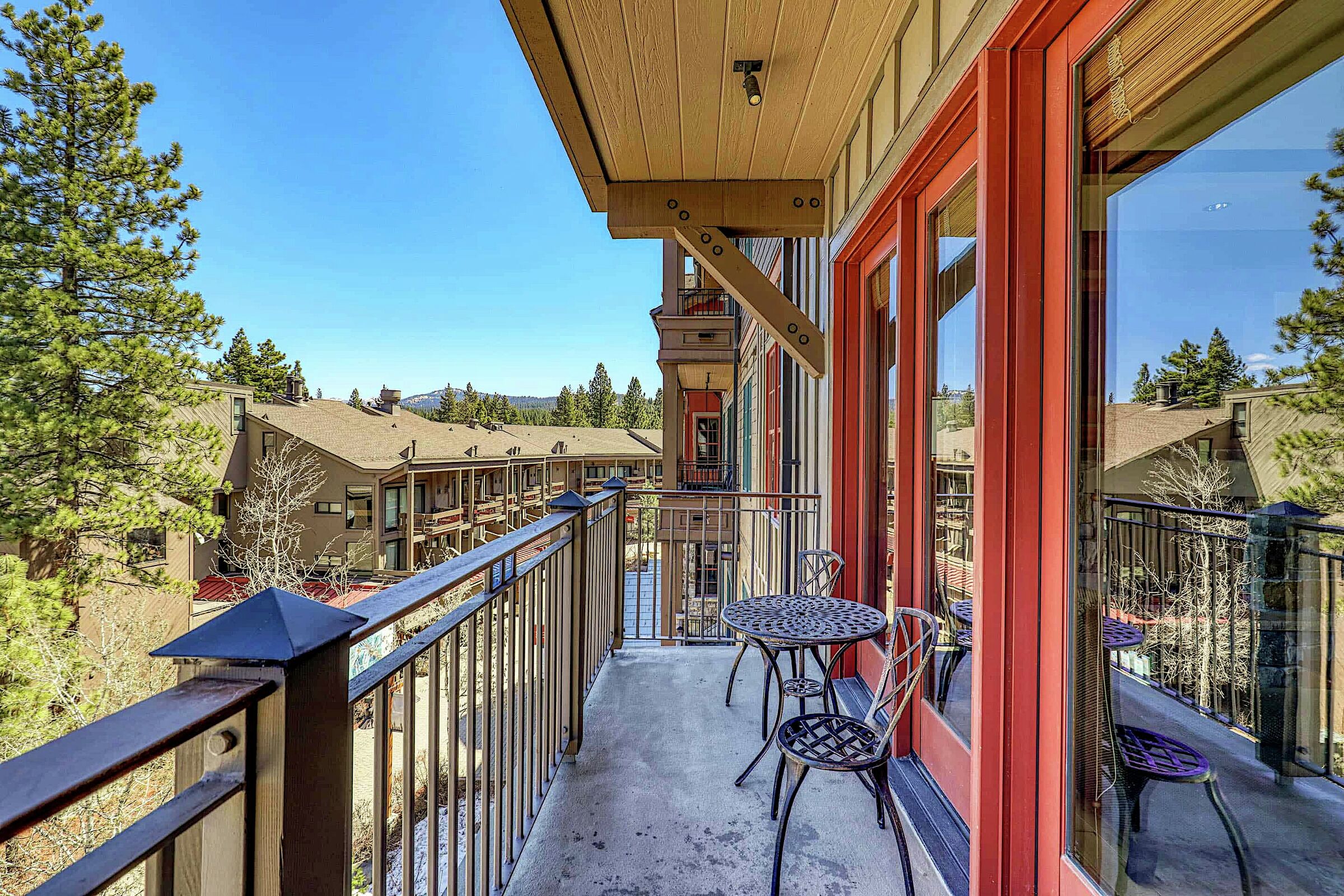 #201 North - Balcony