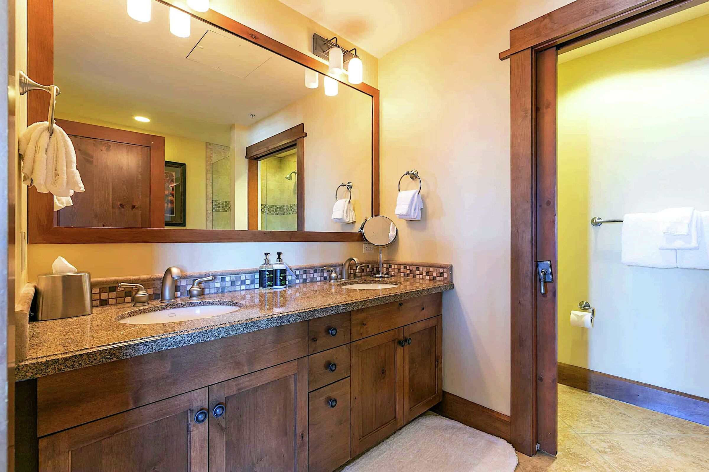 #401 South - Master Ensuite Bathroom