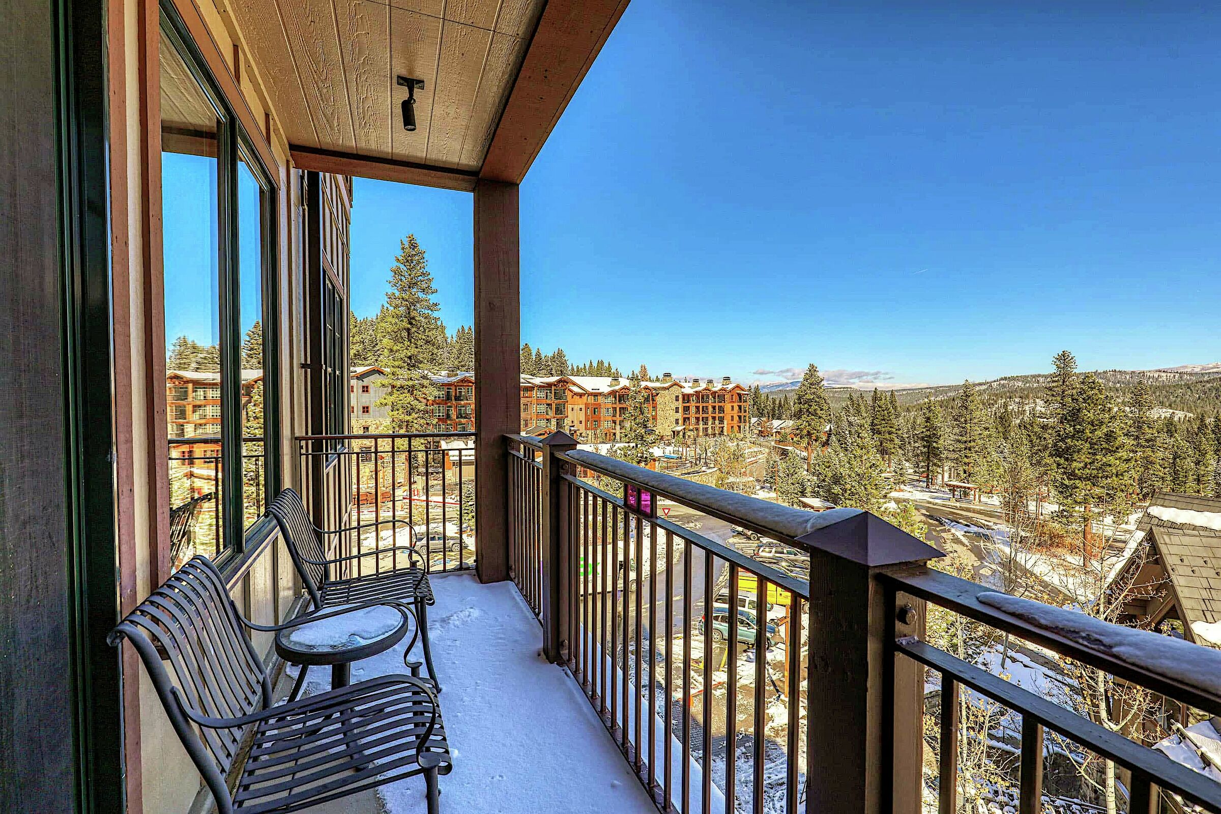 #401 South - Balcony