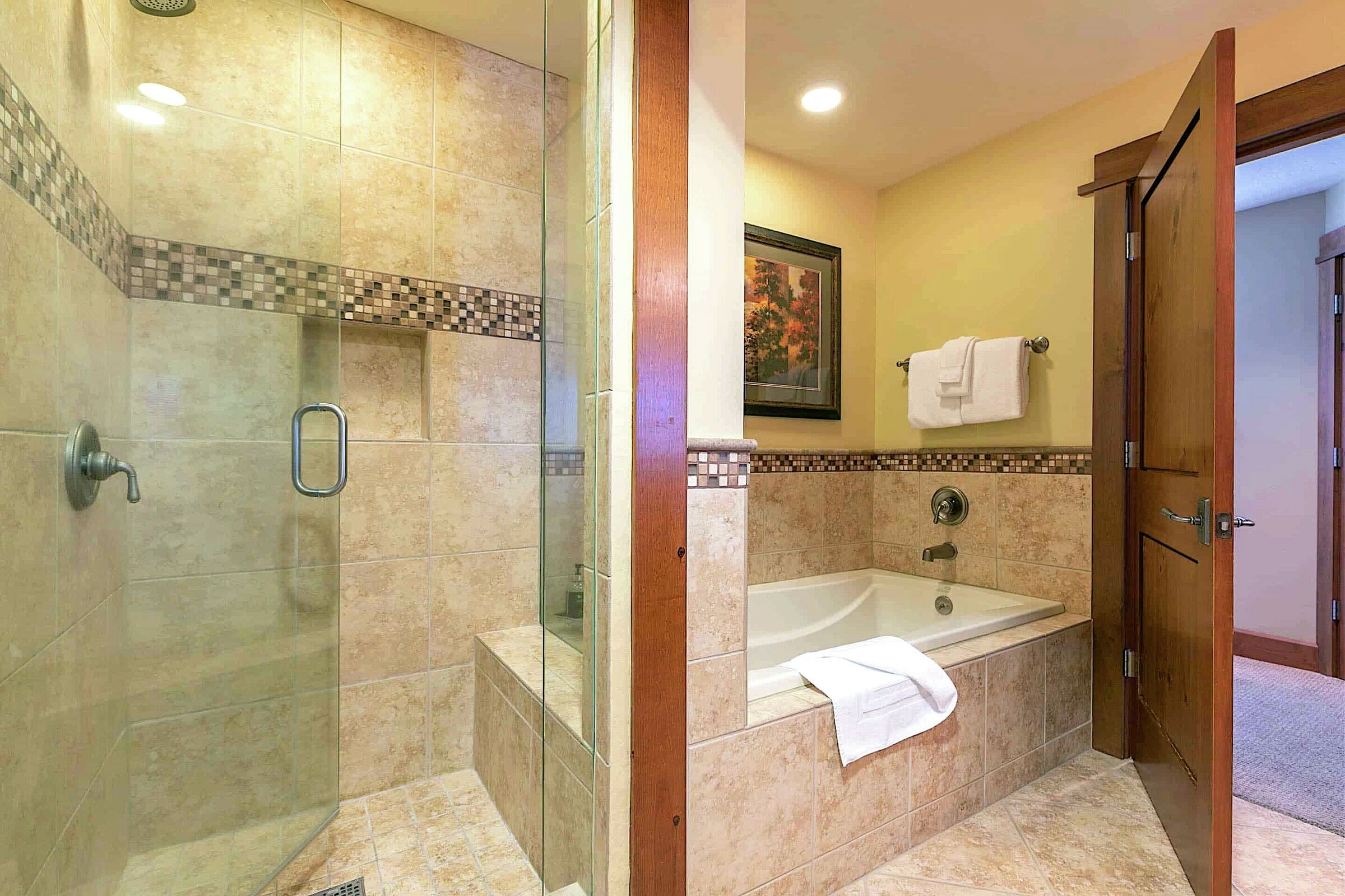 #401 South - Master Ensuite Bathroom