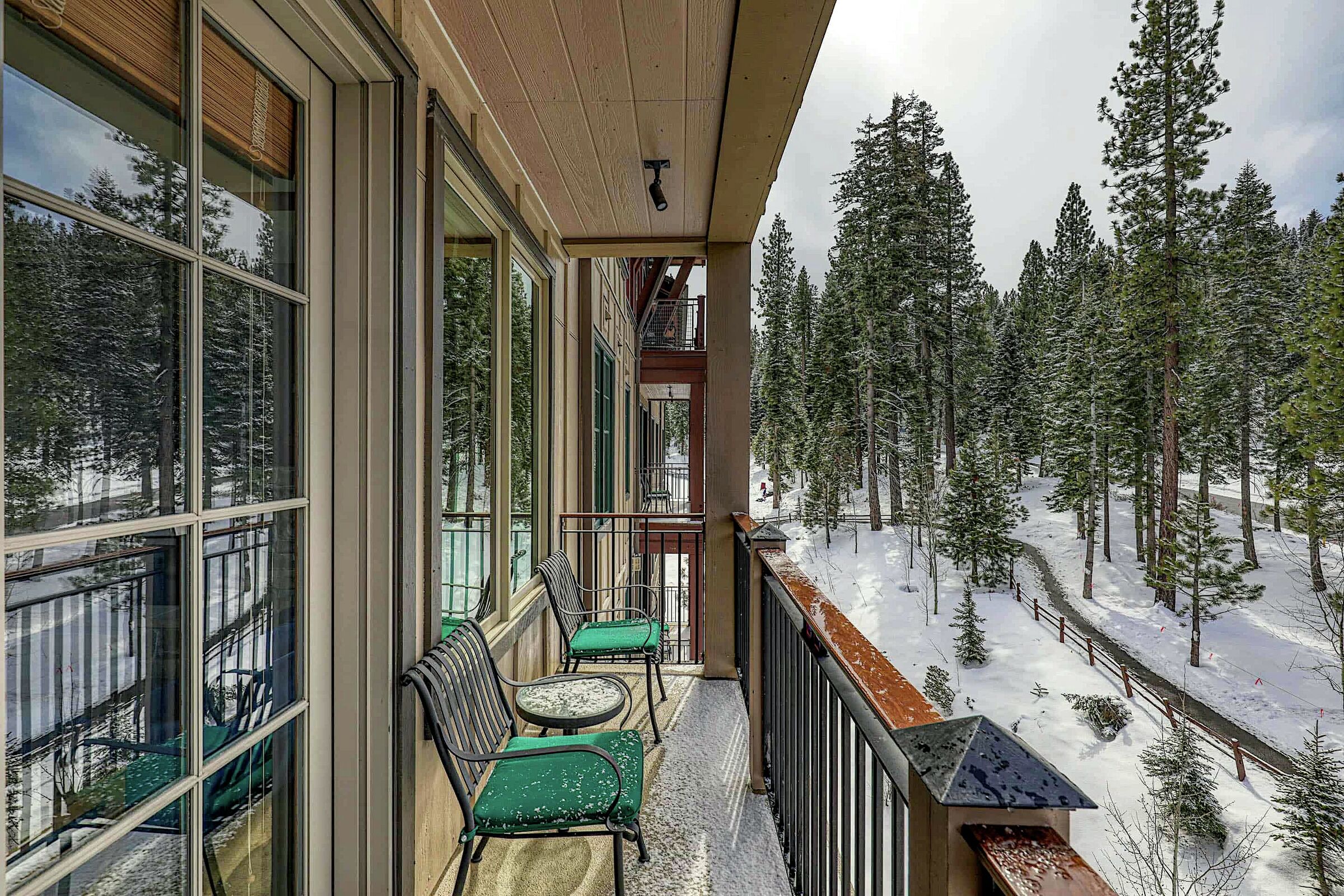 #404 South - Balcony