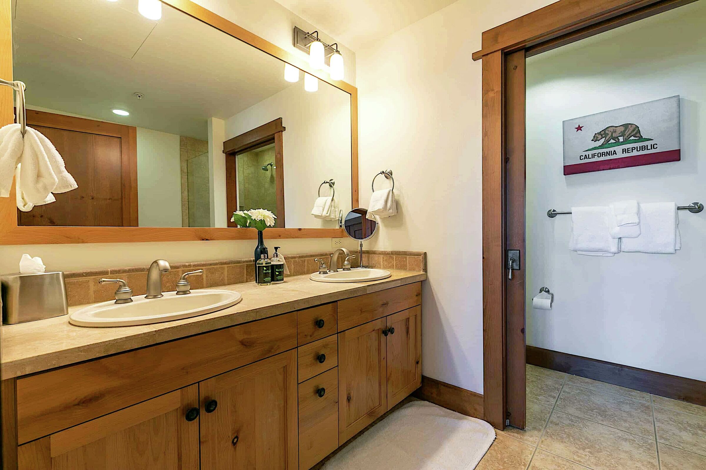 #207 North - Master Ensuite Bathroom