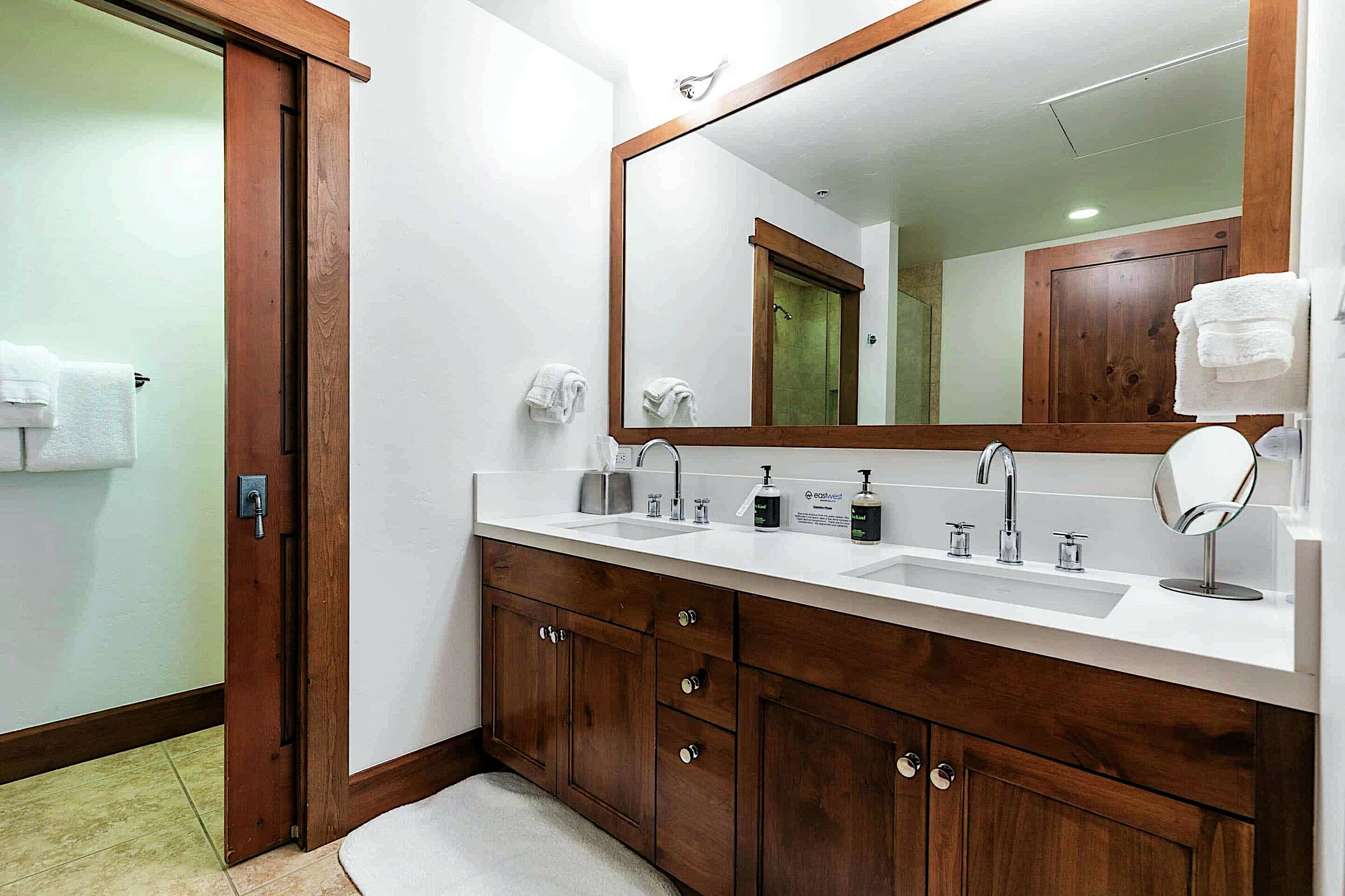 #302 North - Master Ensuite Bathroom