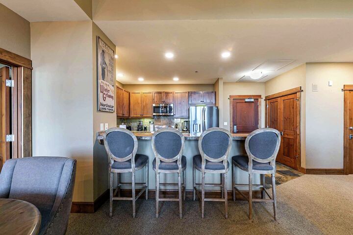 Kitchen Bar