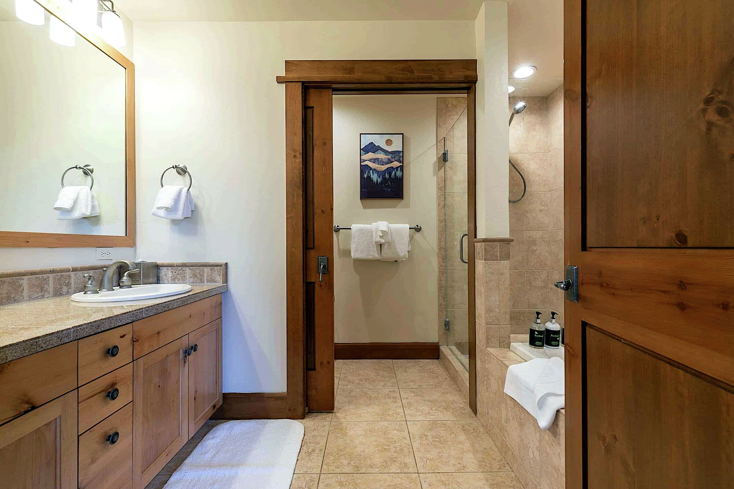 #103 North - Master Ensuite Bathroom