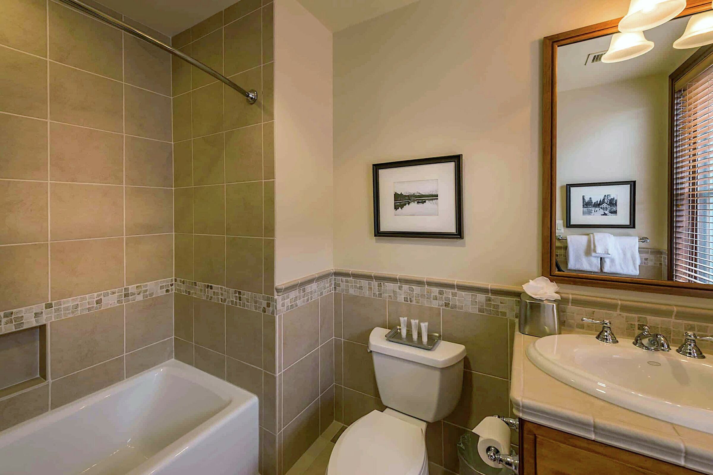 #306 - Ensuite Bathroom