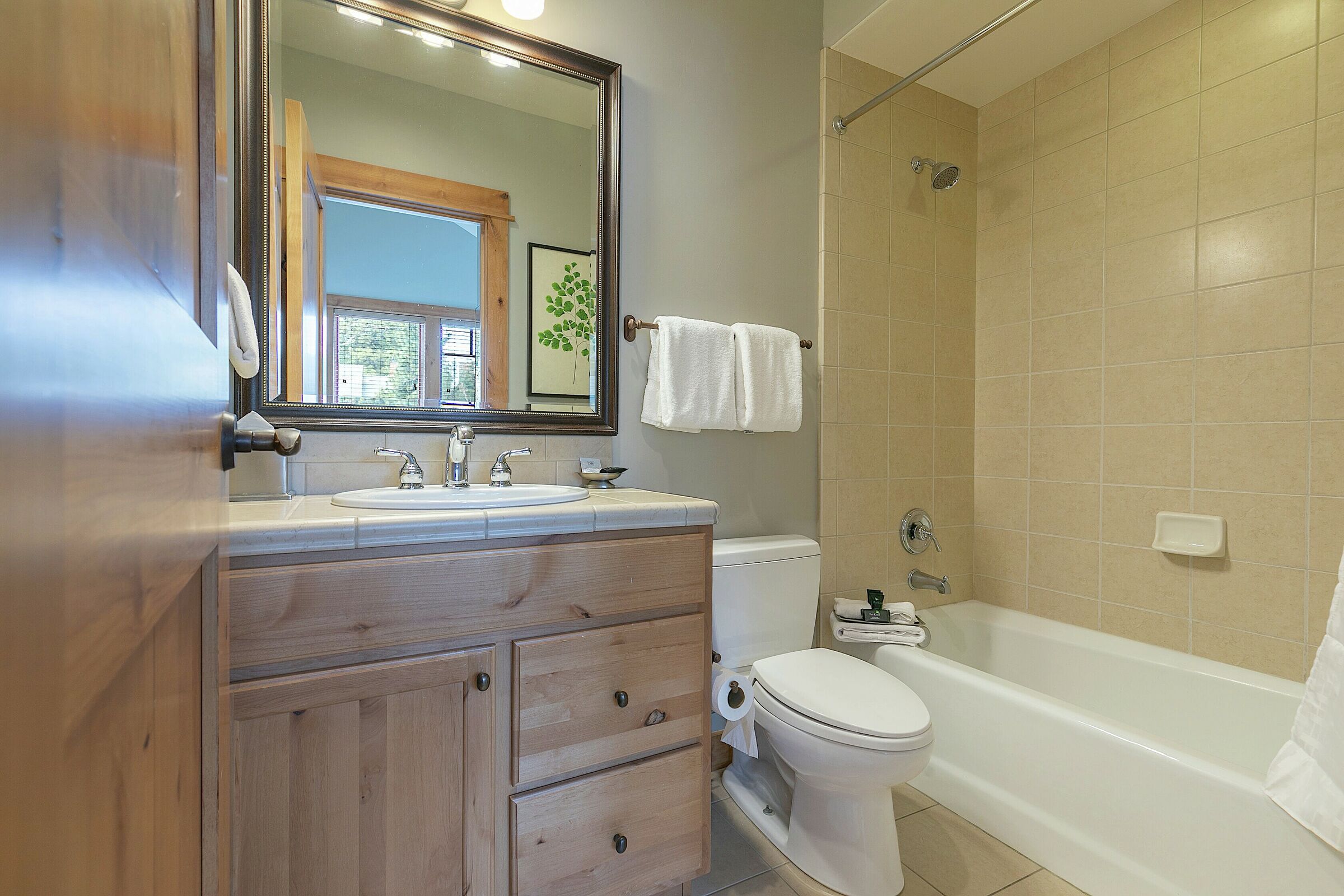 #5B - Ensuite Bathroom