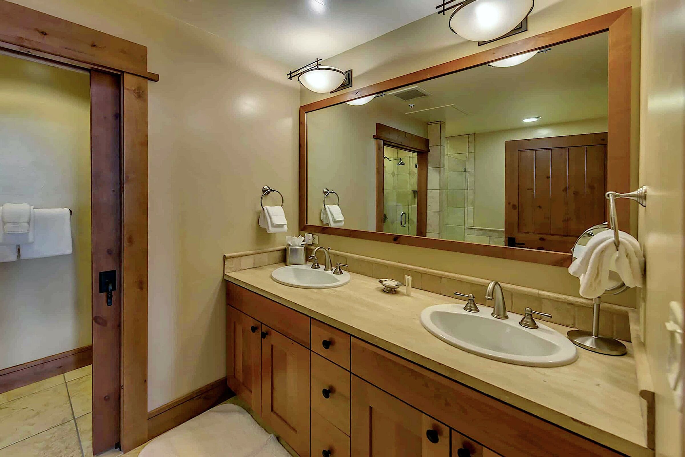 #403 - Master Ensuite Bathroom