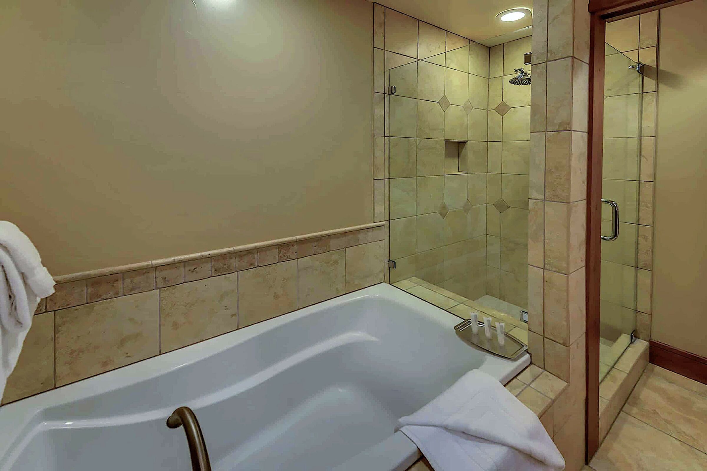 #403 - Master Ensuite Bathroom