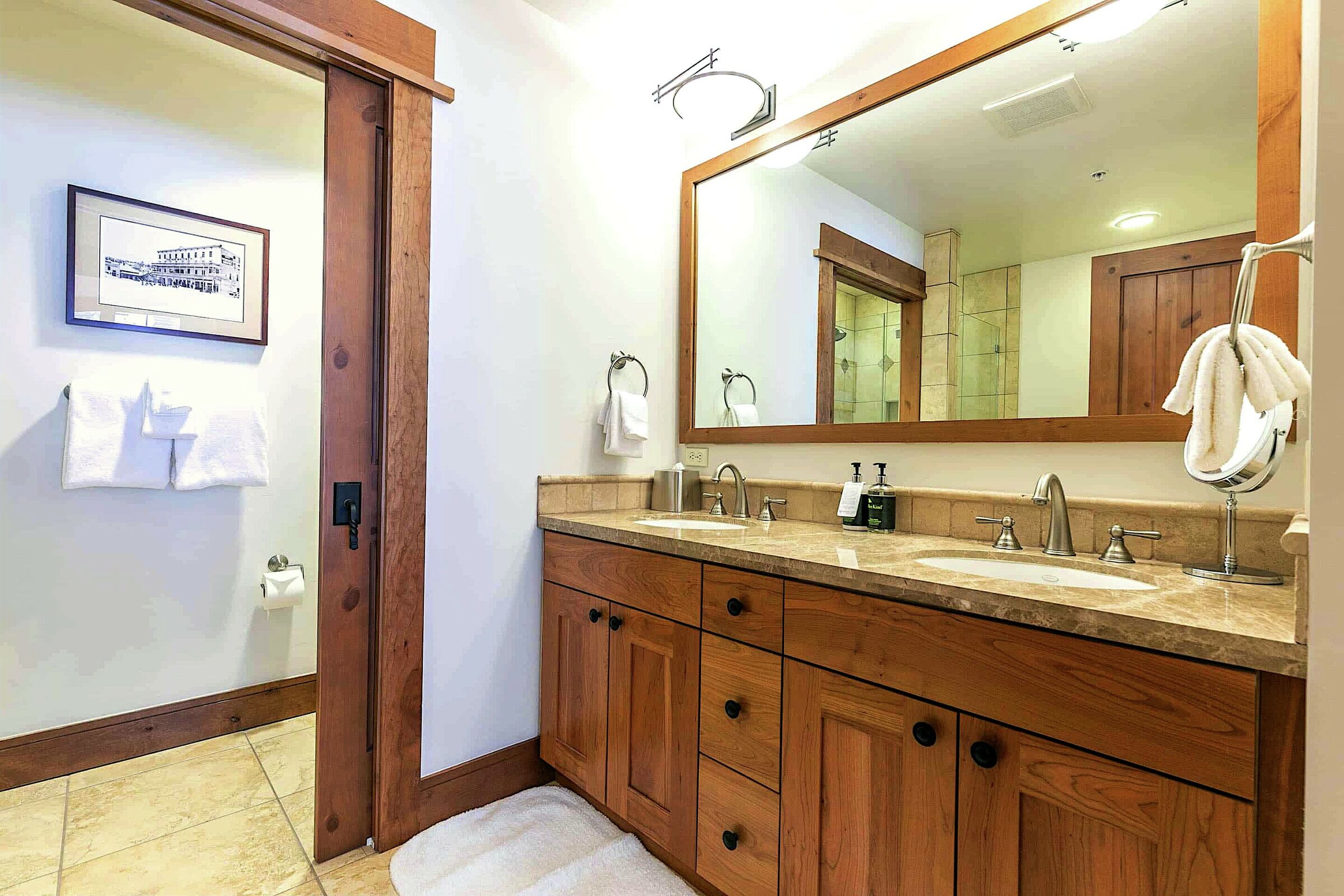 #410 - Master Ensuite Bathroom