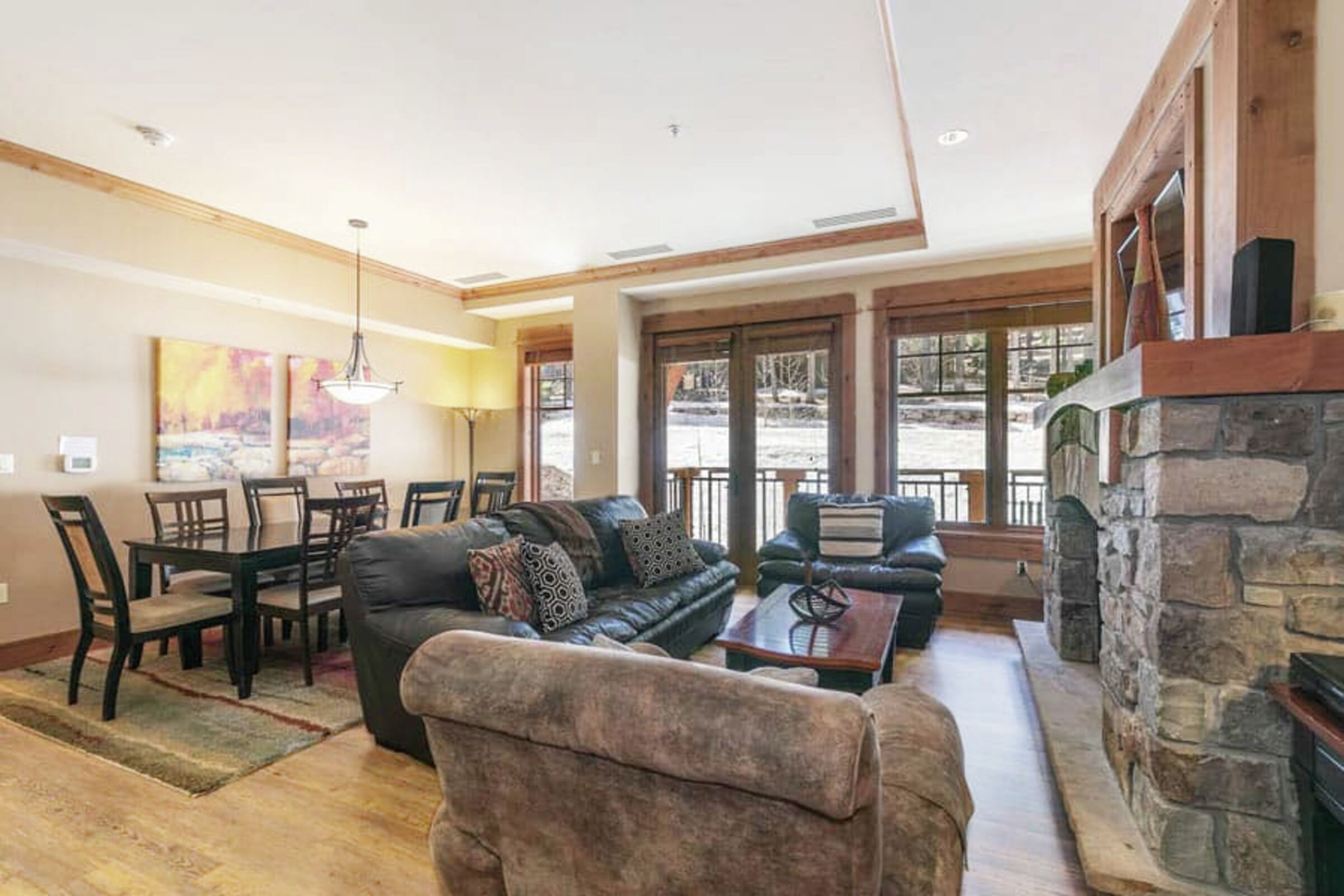 #310 - Living Room