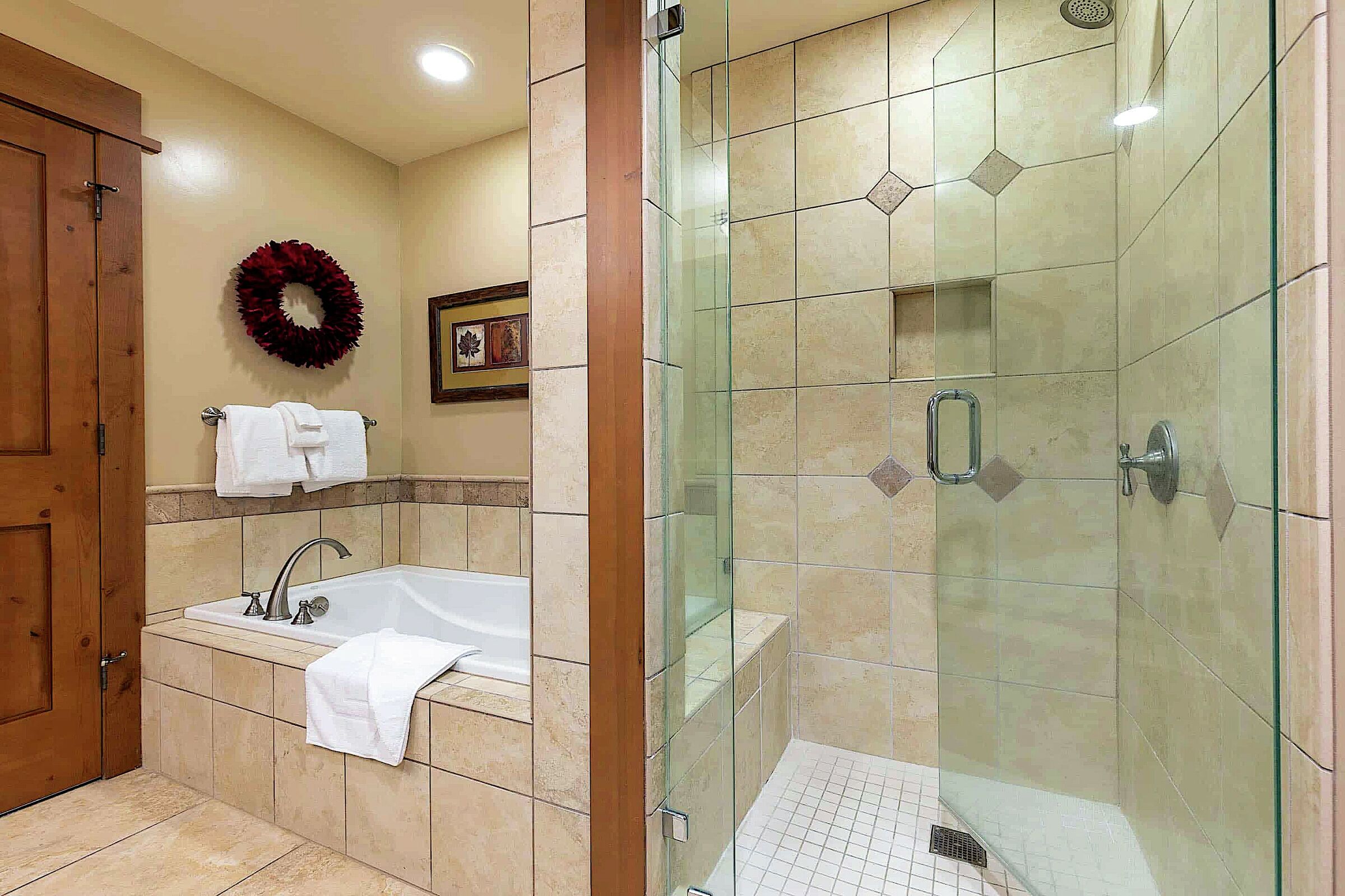 #404 - Master Ensuite Bathroom