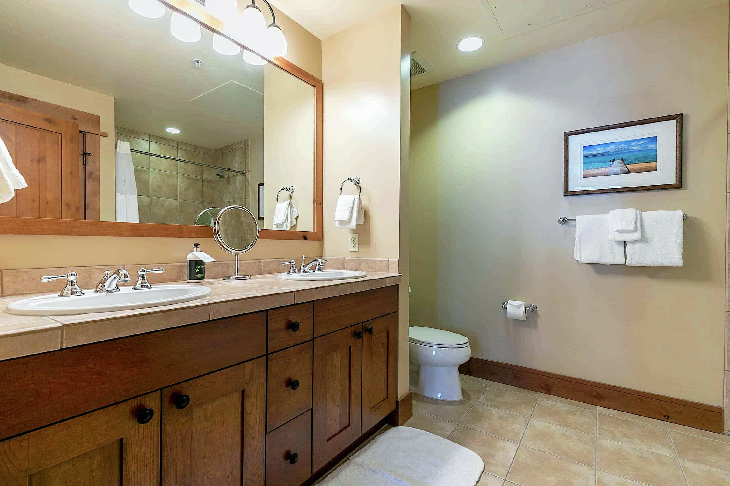 #404 - Ensuite Bathroom