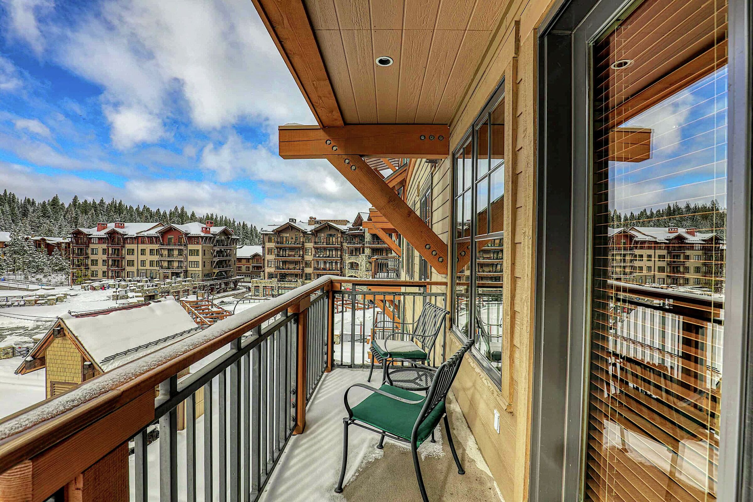 #404 - Balcony