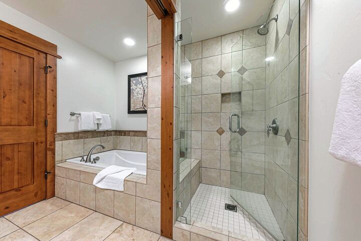 Master Ensuite Bathroom