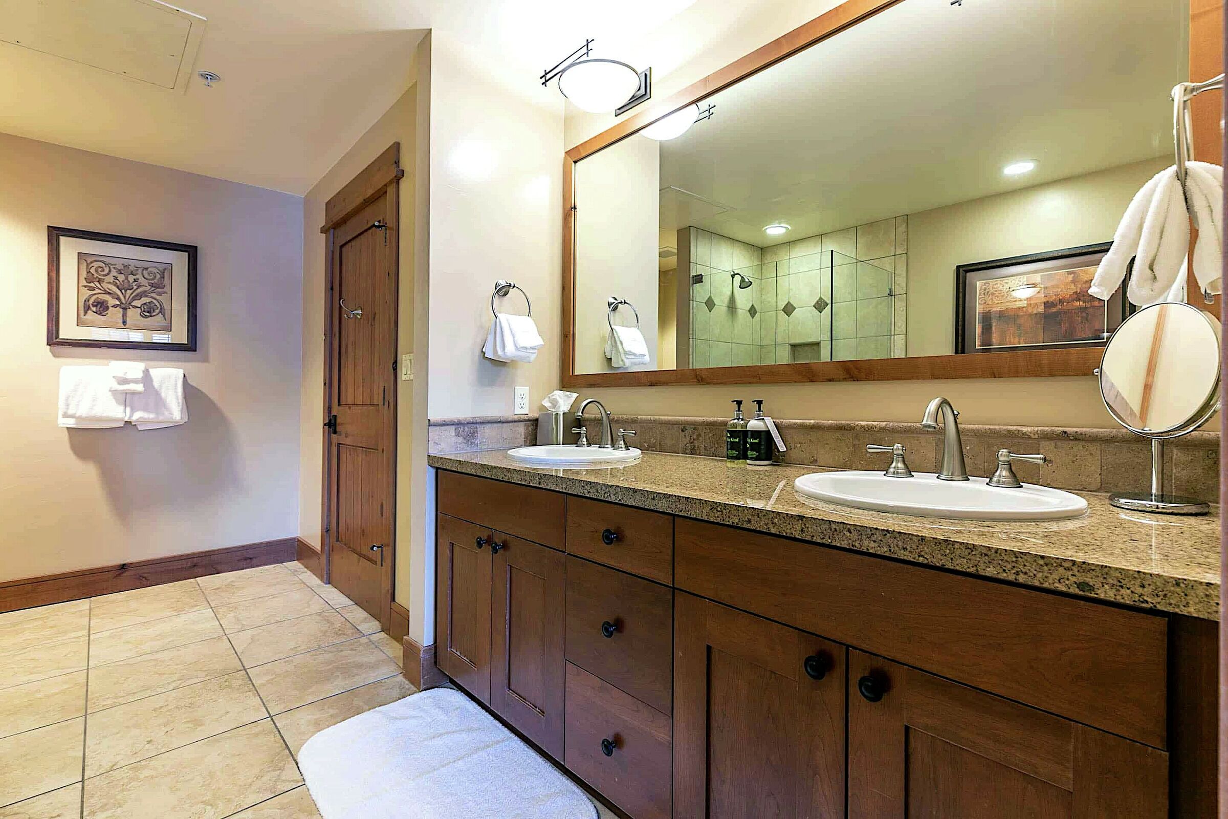 #312 - Master Ensuite Bathroom