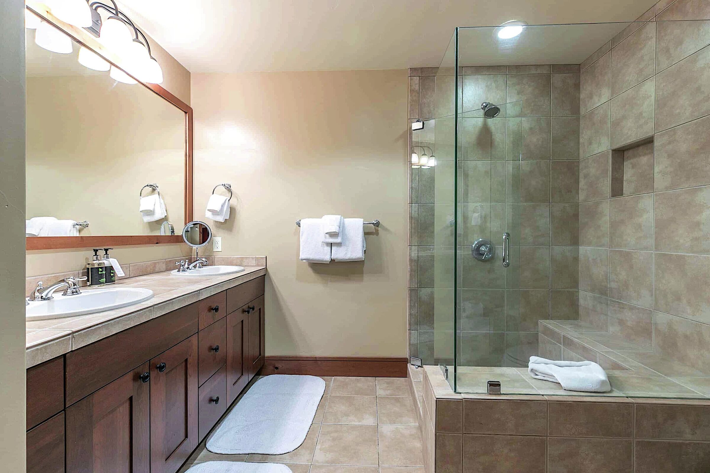 Junior Suite Bathroom