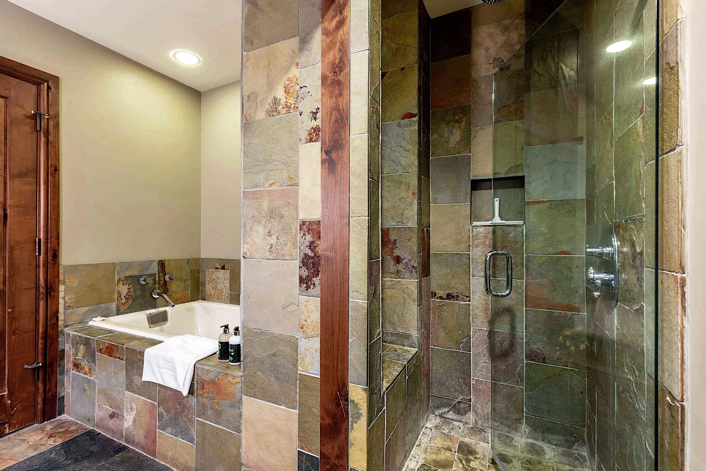 #508 - Master Ensuite Bathroom