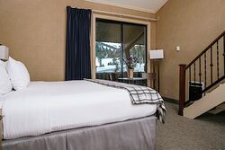 King/Queen - Bedroom