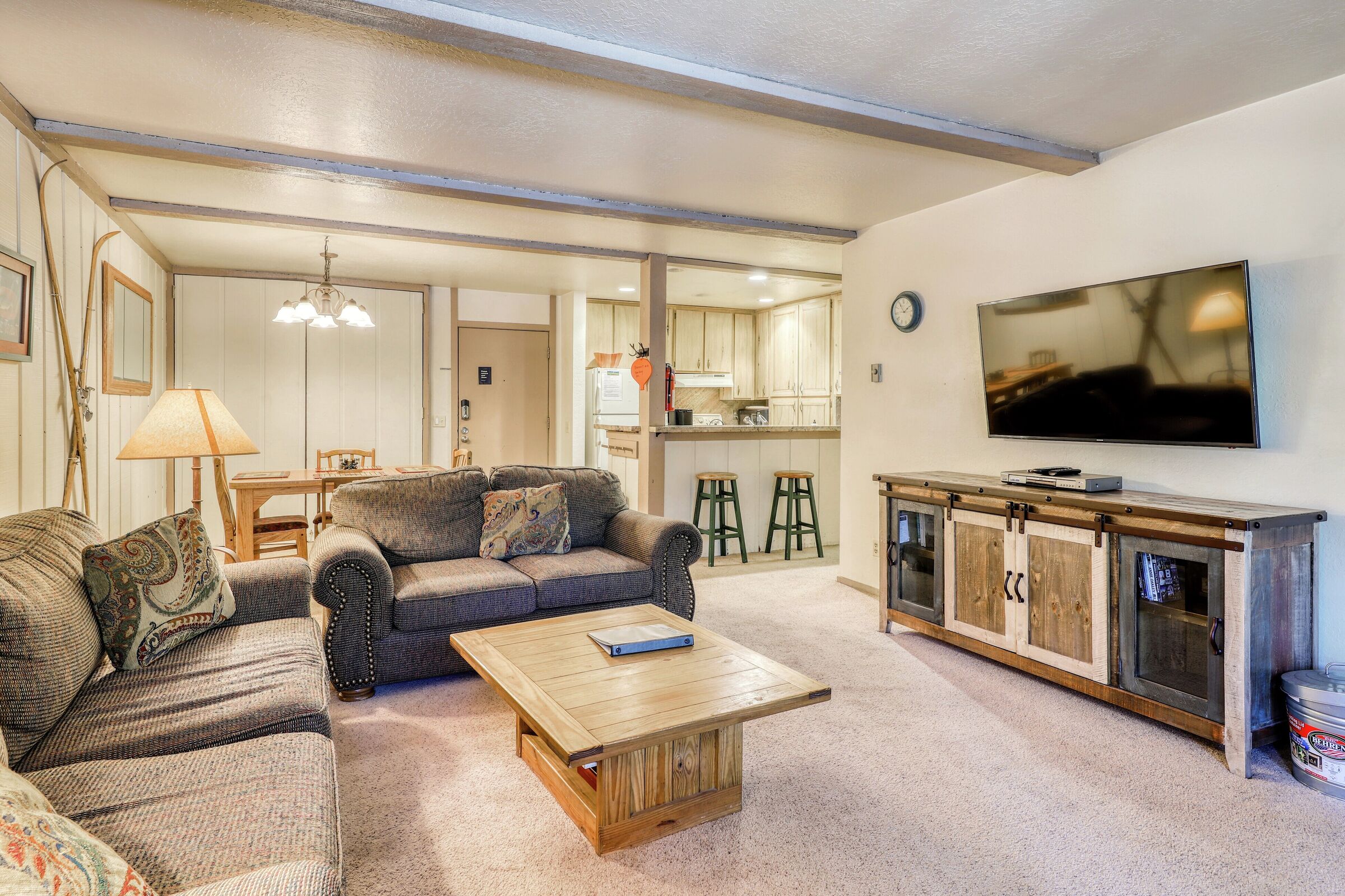 Living Area & Dining Area
