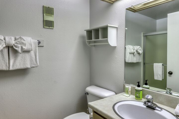 #276C - Loft Bathroom