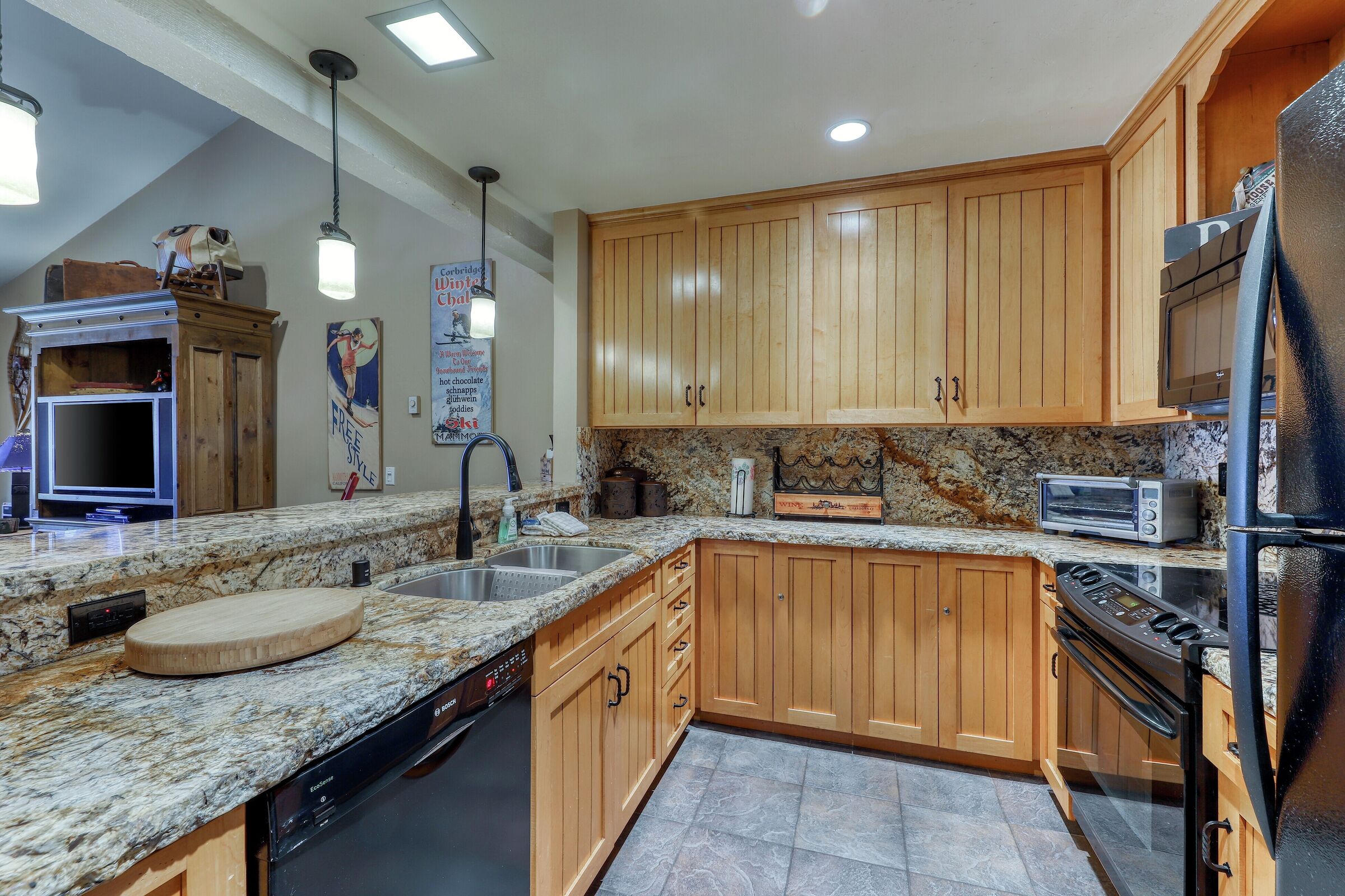 #72G - Kitchen