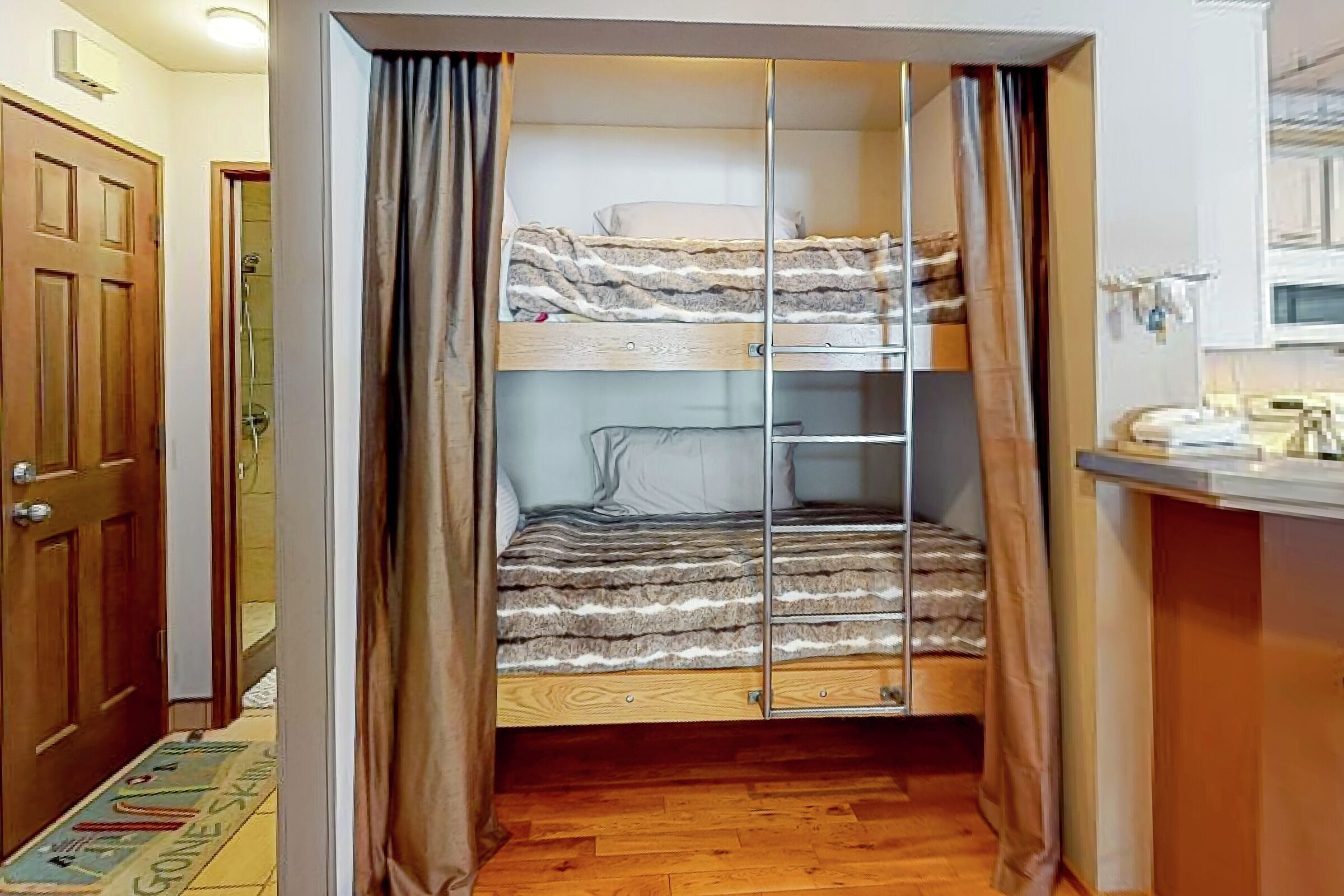 Alcove with Bunk Beds