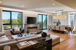 4 Bdrm Estate - Living Area