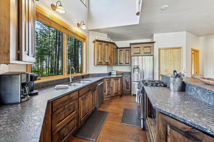 #311 - Wood Run Ski Haus - Kitchen