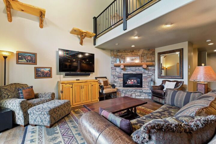 #325 - Living Area
