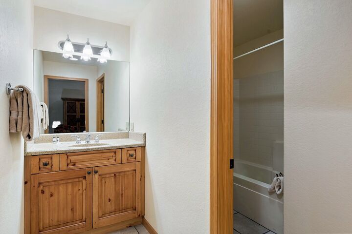 #319 - Bathroom