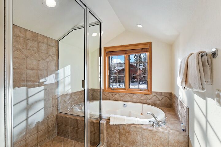 #319 - Ensuite Bathroom