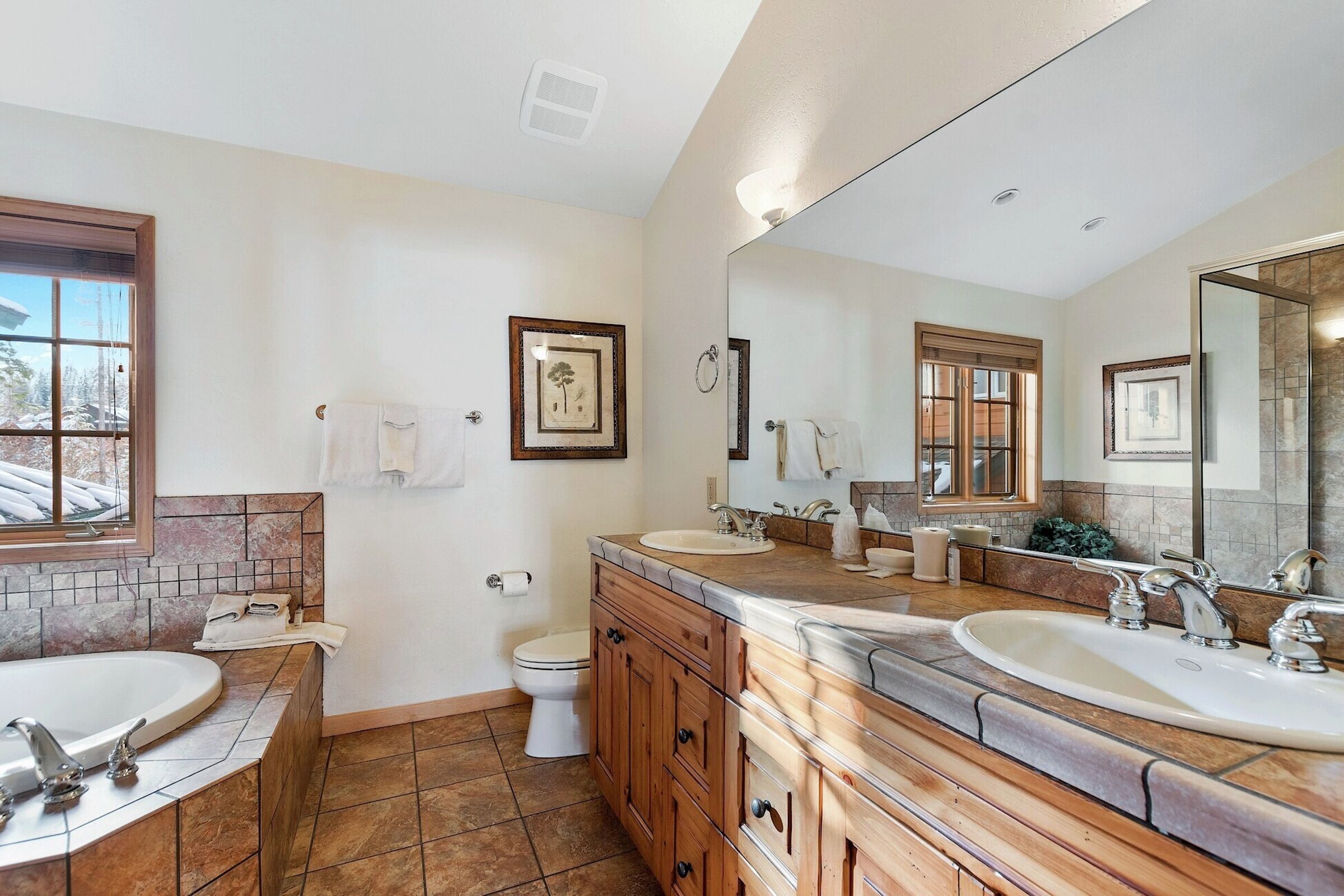 #319 - Master Ensuite Bathroom