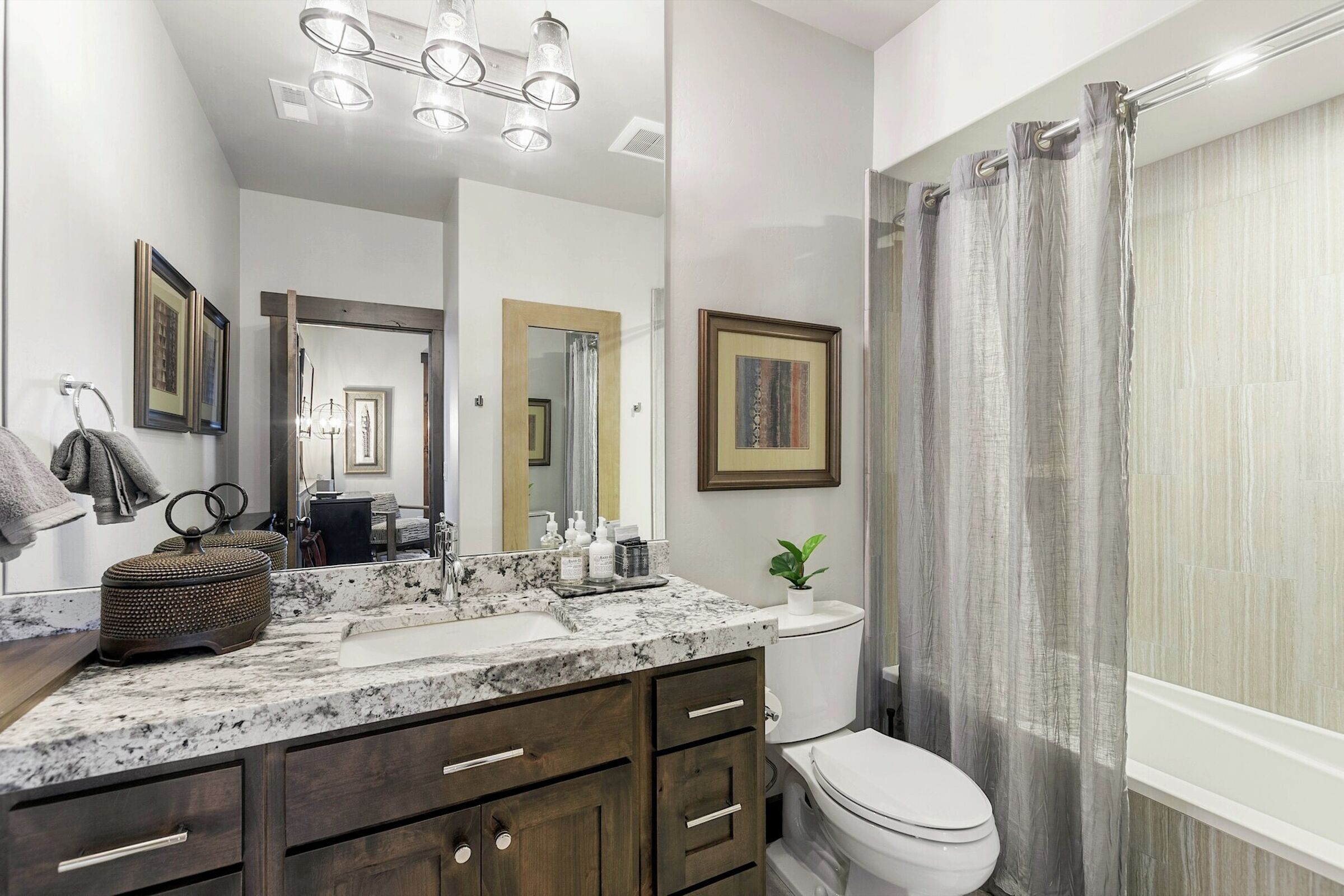 #385 - Ensuite Bathroom