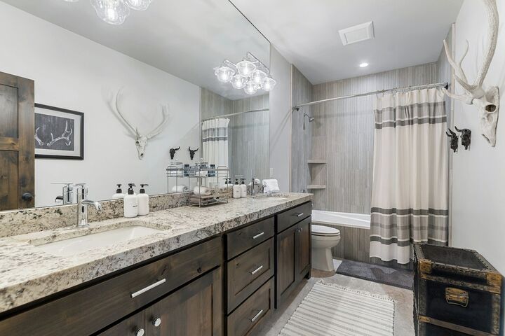 #385 - Ensuite Bathroom