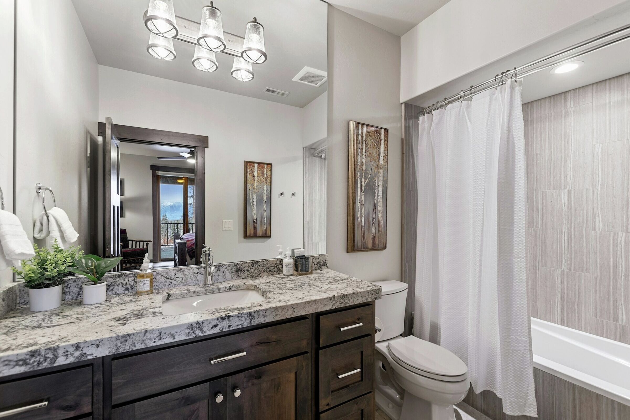 #385 - Ensuite Bathroom