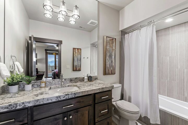 #385 - Ensuite Bathroom