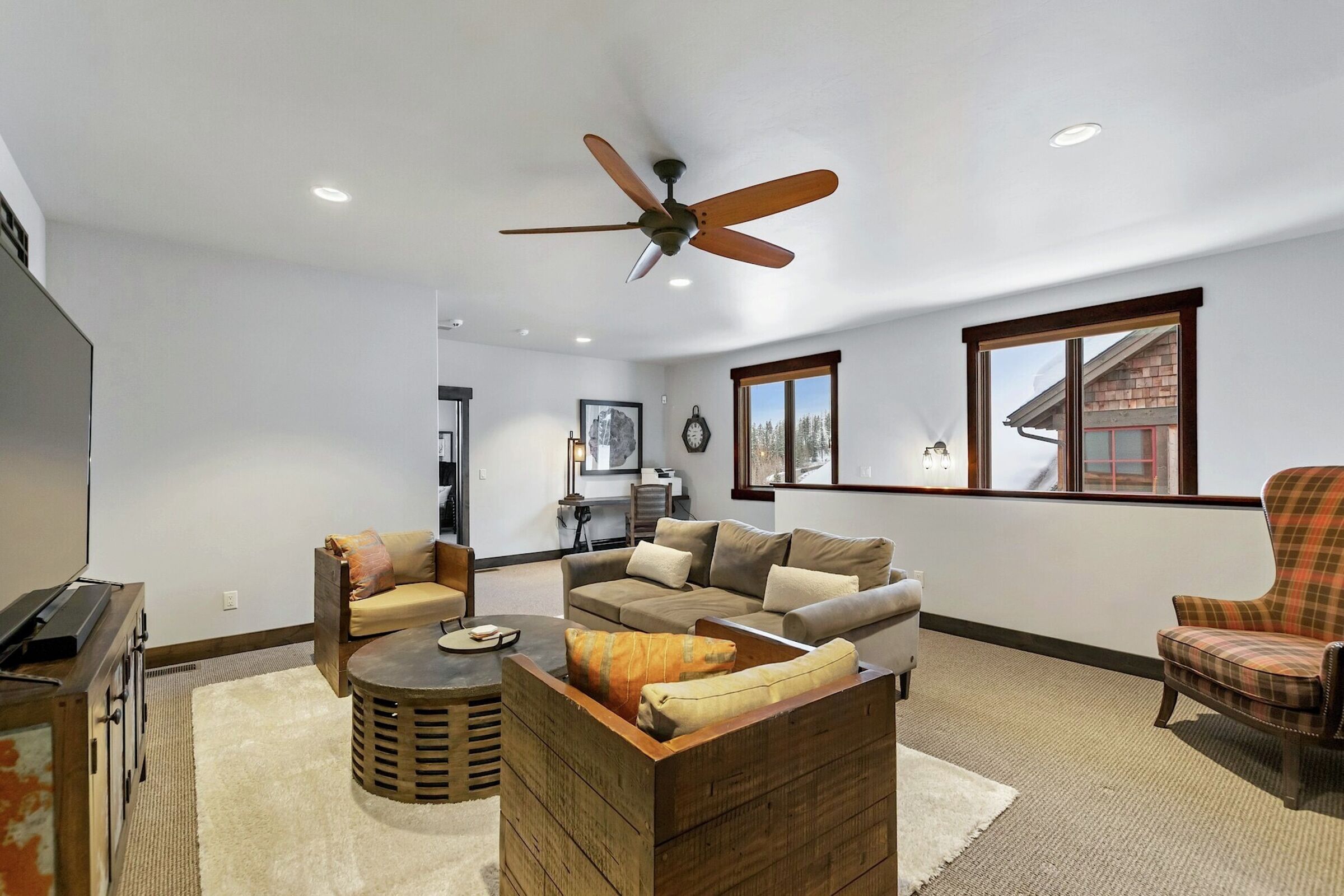 #385 - Family Room