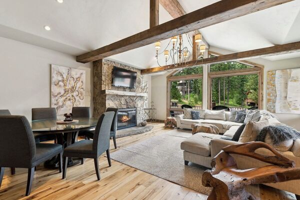 Living Area & Dining Area